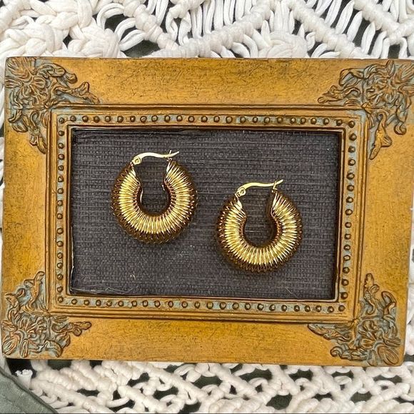 😍 LAST PAIR 😍GOLD TEXTURED HOOPS  GOLD PLATED STAINLESS STEEL ROBYN BOHO - Picture 4 of 14